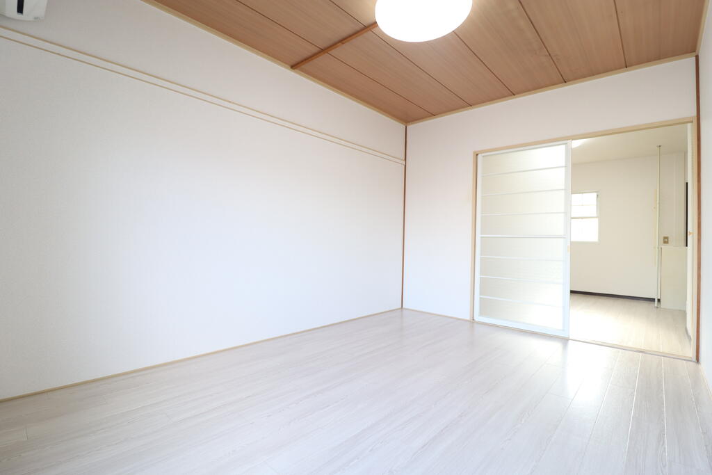 居室・リビング　広々リビングダイニング