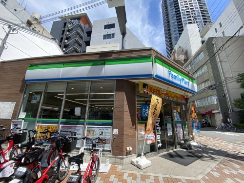 コンビニ　ファミリーマート（コンビニ）まで60m