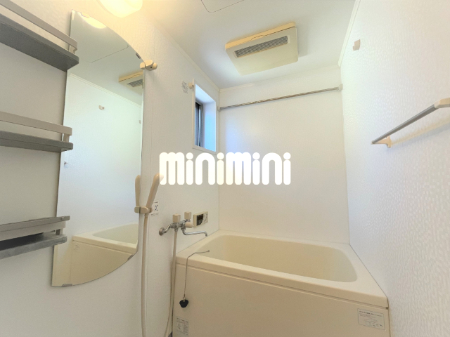 バス・シャワールーム　追い炊き機能付きのバス