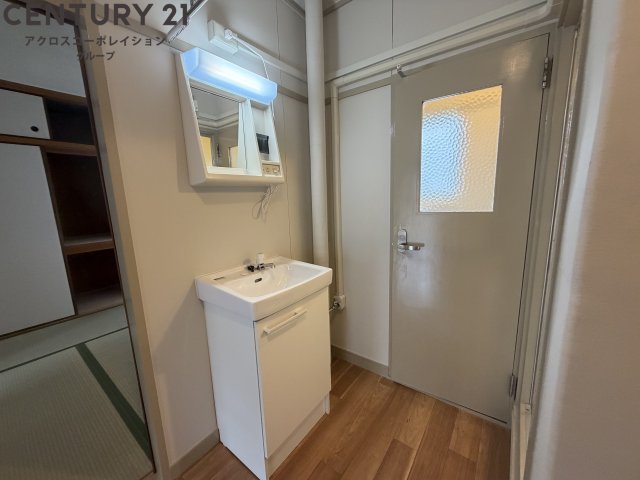 洗面設備　独立洗面台付き！