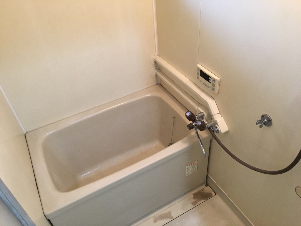 バス・シャワールーム　追い焚き付きです。