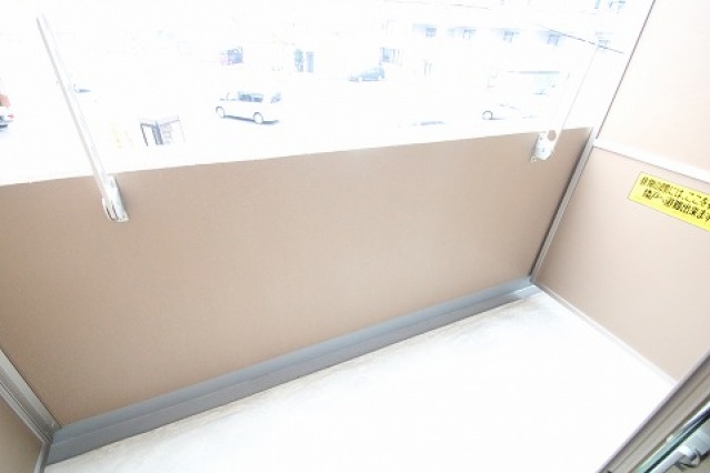 バルコニー　同物件別号室の写真