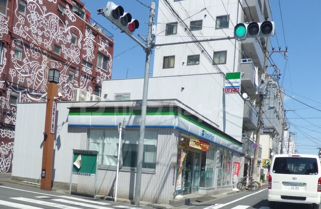 コンビニ　ファミリーマート台東千束店（コンビニ）まで230m