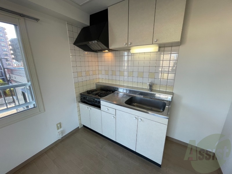 キッチン　こちらはキッチン。調理スペースもあり使いやすそうです。