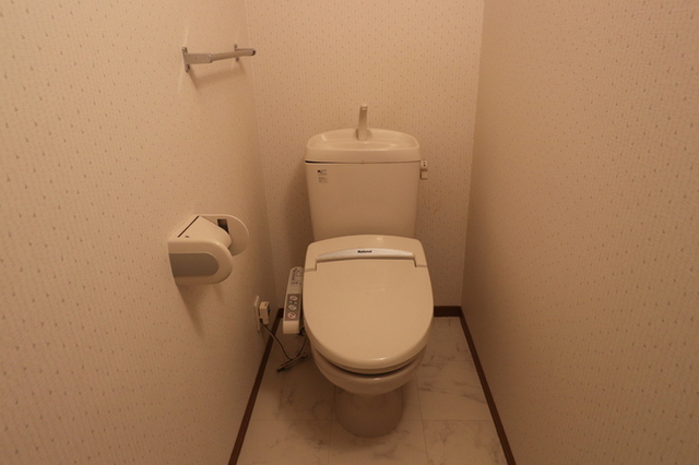 トイレ　温水洗浄暖房便座