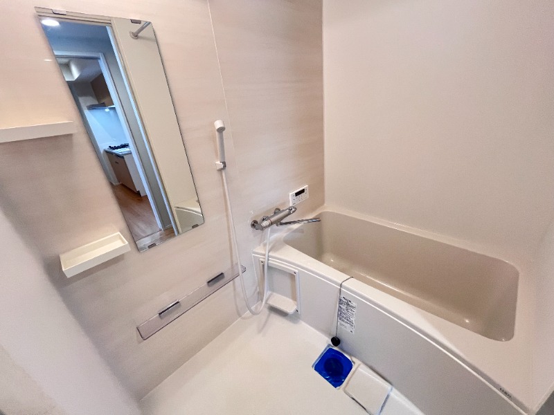 バス・シャワールーム　同物件別部屋写真