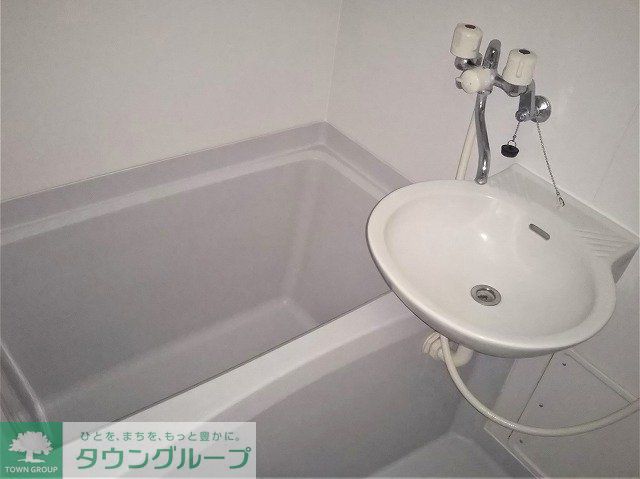 バス・シャワールーム　バス・トイレ別なので、ゆったりお風呂に入れます♪