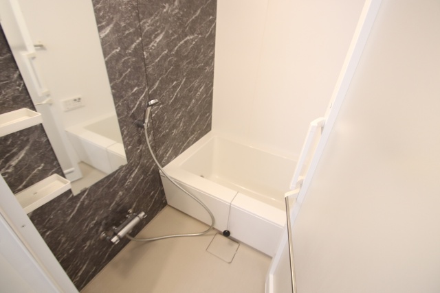 バス・シャワールーム　※別室の参考写真の為、現況優先です。