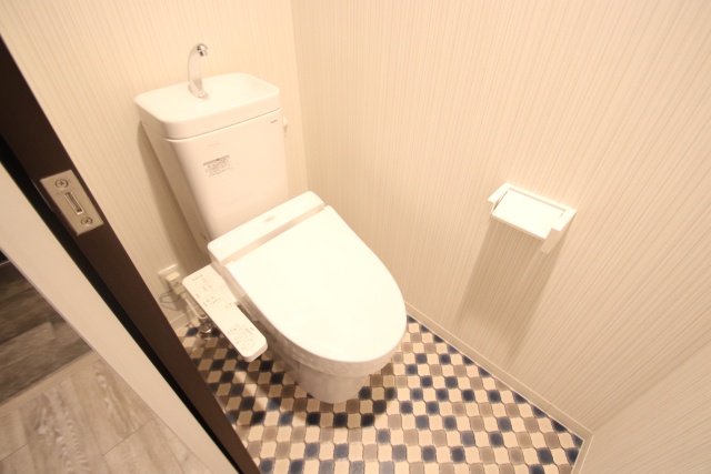 トイレ　※別室の参考写真の為、現況優先です。