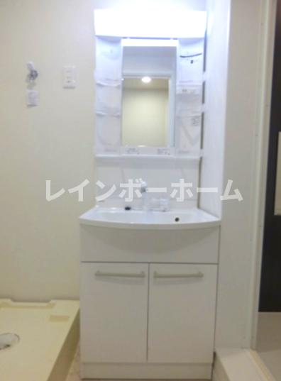 洗面設備　スペースが確保できる洗面所です