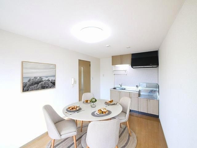 居室・リビング　CGで家具等を配置したもので家具等は含まれません