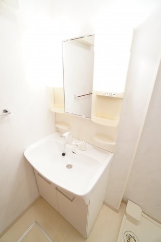 洗面設備　※同物件・同タイプの写真です。