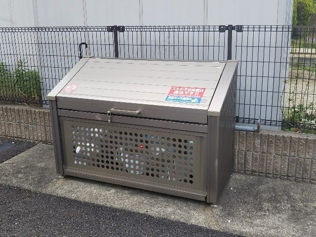 その他設備　ダストボックス