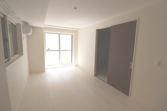 居室・リビング　ＬＤＫ１２帖