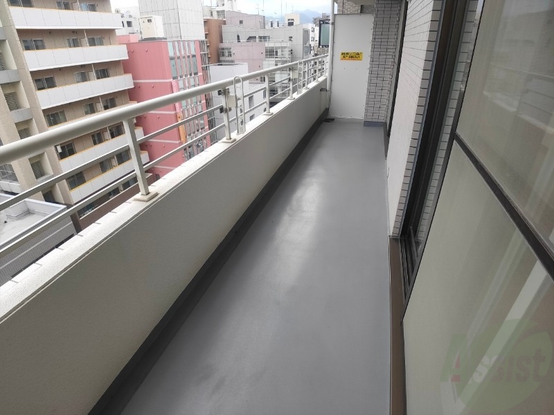 バルコニー　バルコニーです。洗濯物を干したり一息ついたりできますね！