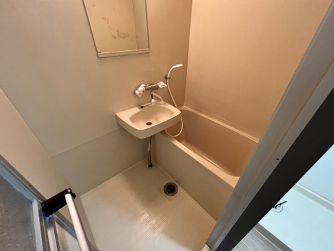 バス・シャワールーム　ゆったり使えるバスルーム