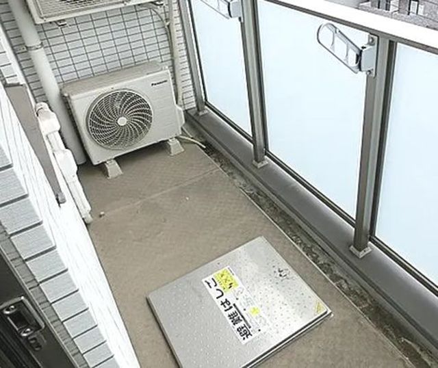 バルコニー　外からの目が気にならないバルコニーで洗濯物が干せます