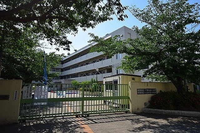 小学校　吹田市立千里新田小学校（小学校）まで346m