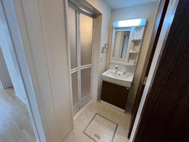 洗面設備　洗髪洗面化粧台