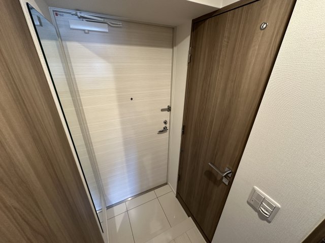 玄関　※同施工会社別室参考写真