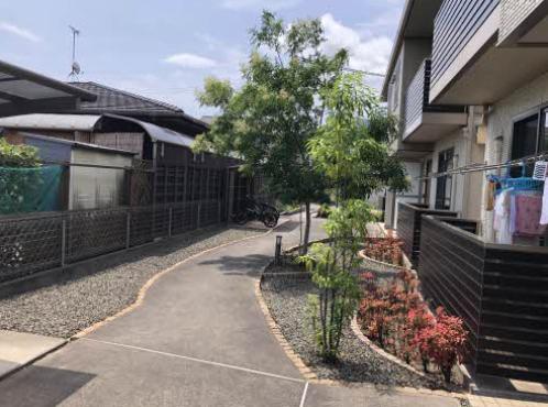 バルコニー　バルコニーからの眺めを楽しみながら食事をしませんか