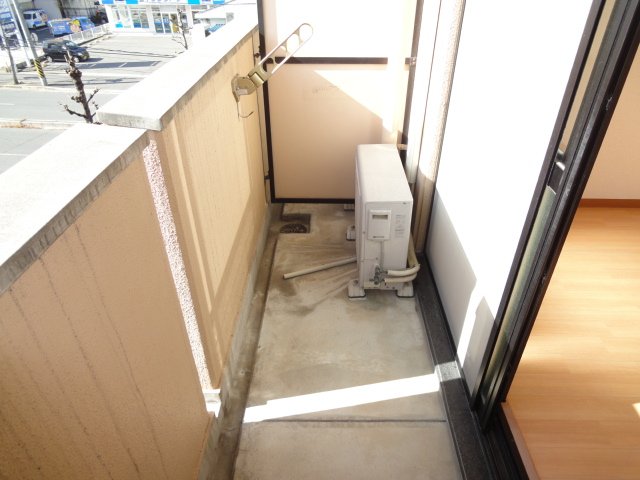 バルコニー　同物件別号室の写真です。