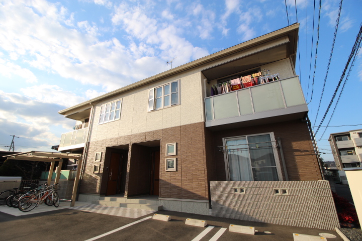 建物外観　築2年！全部屋角住戸☆