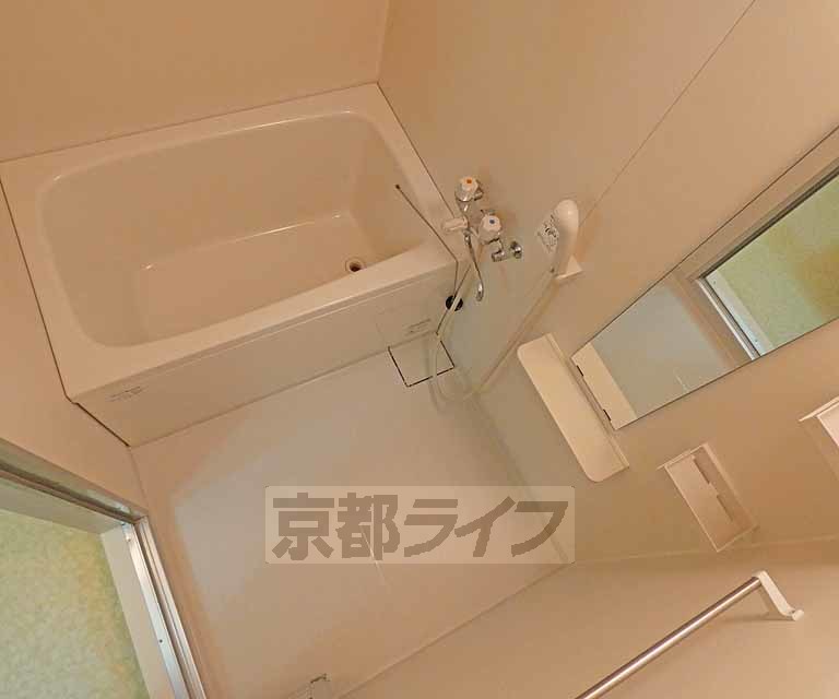 バス・シャワールーム　バスルームです。