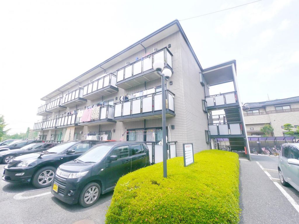 建物外観　駐車場