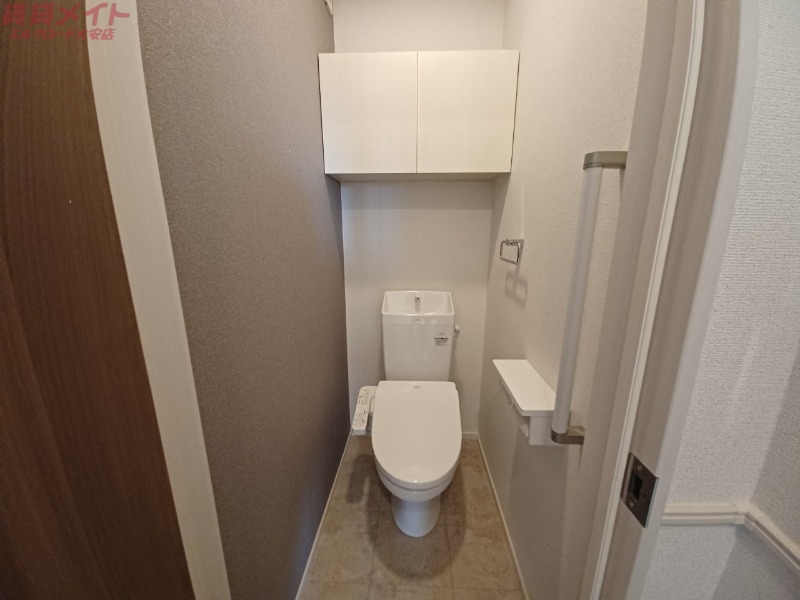 トイレ　同型参考写真です。