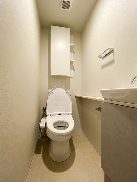 トイレ　※写真は同タイプ住戸です。