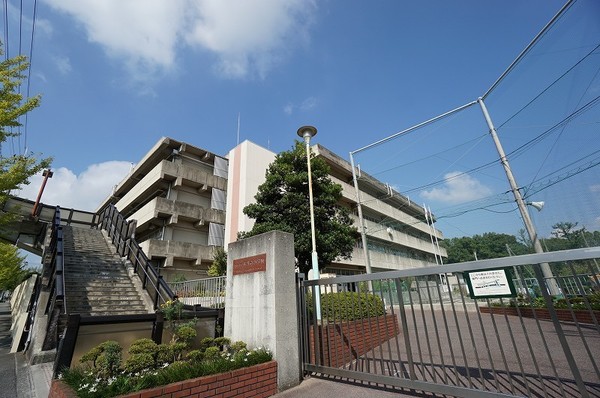 小学校　吹田市立佐井寺小学校（小学校）まで289m