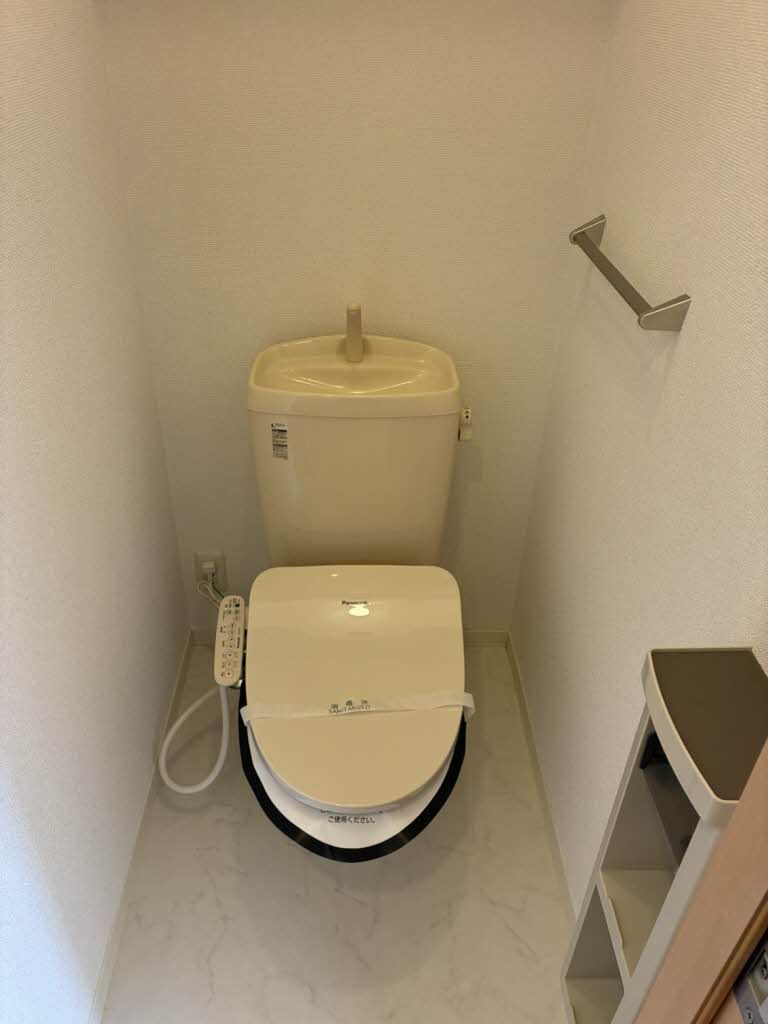 トイレ　毎日つかうものだからこそ、人にやさしく、清潔な機能付便座で…