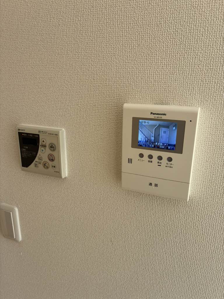 セキュリティ　モニター付きインターホンで安心です♪