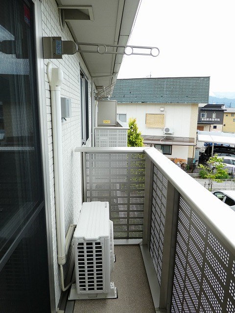 バルコニー　写真は203号室です（参考）