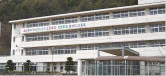 中学校　宍粟市立山崎東中学校（中学校）まで2098m