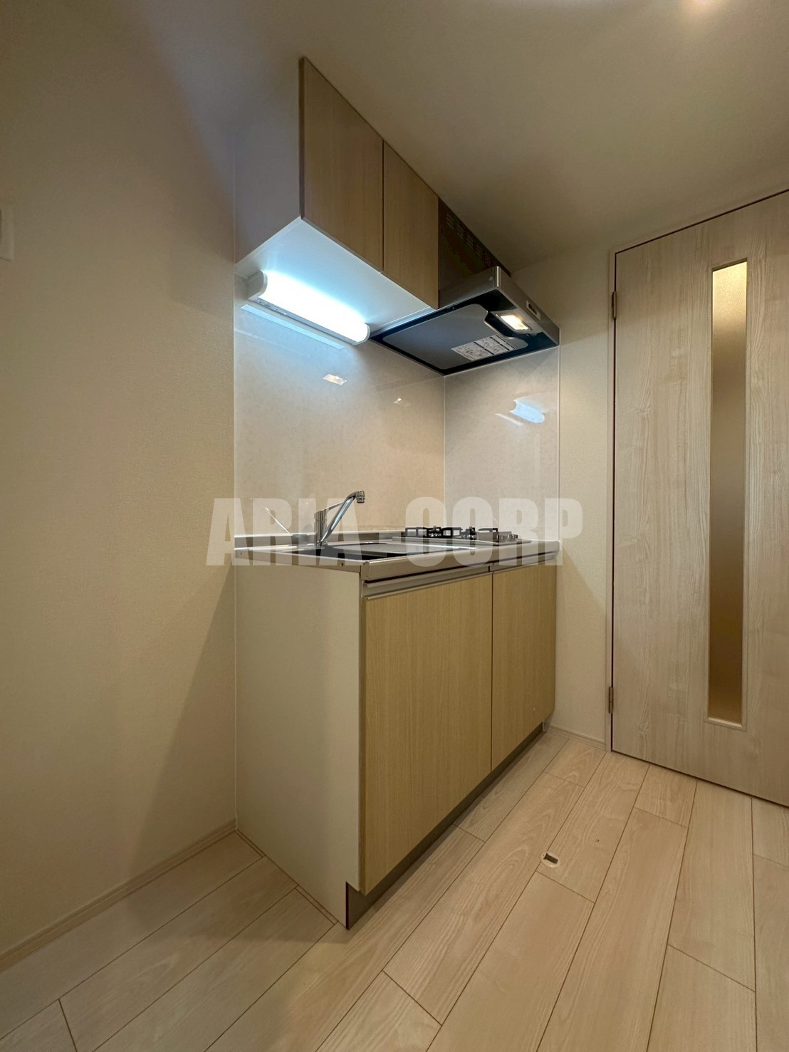 キッチン　システムキッチン・冷蔵庫スペースもしっかりございます！