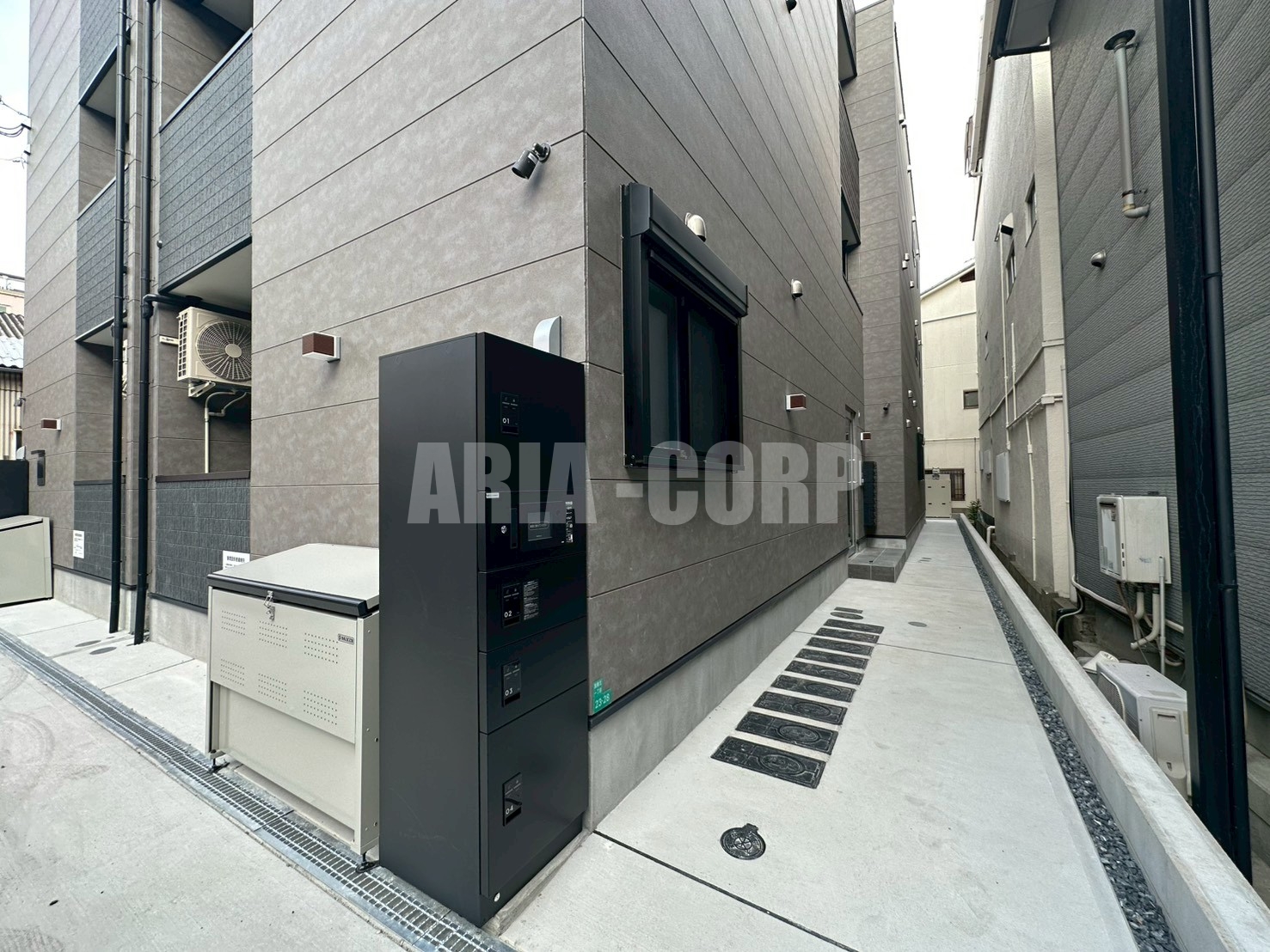 エントランス　IoT対応で設備を遠隔操作できる最先端物件！宅配BOX付♪