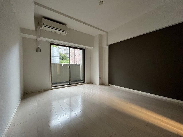 その他部屋・スペース　開放的な寝室です