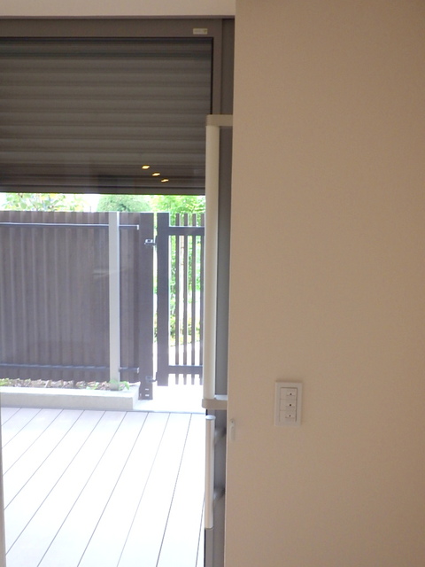 セキュリティ　★電動シャッター付★