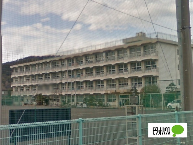 中学校　富士市立岩松中学校（中学校）まで523m