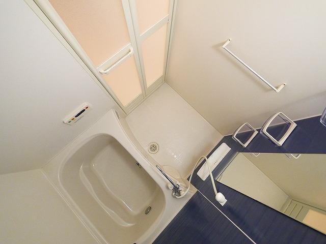 バス・シャワールーム　ゆったり過ごせるお風呂です