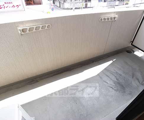 バルコニー　日当たりの良いバルコニー。