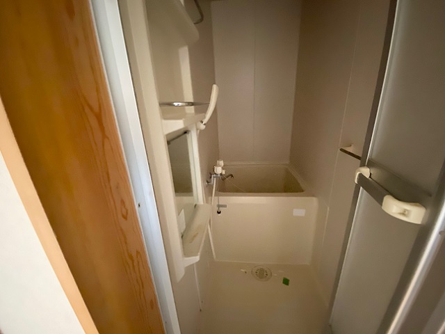 バス・シャワールーム　バス・トイレ別です！！