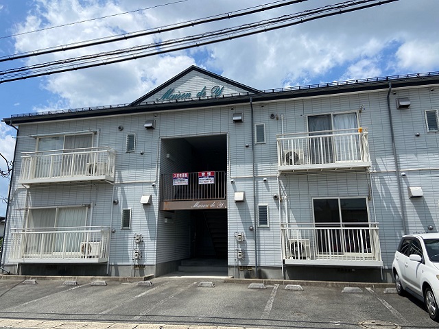 建物外観　白を基調としたスタイリッシュな外観♪