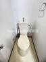 トイレ　落ち着いた色調のトイレです