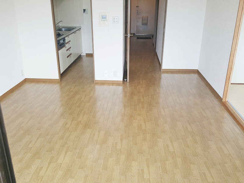 居室・リビング　リビングにはテーブルやソファーなど設置可能です！