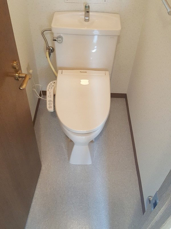 トイレ　ウォシュレット付きトイレ！
