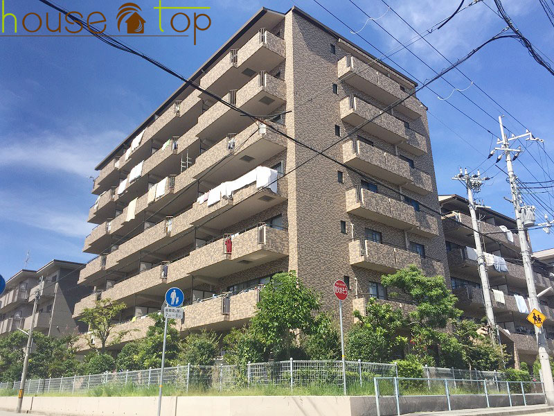 建物外観　レジェンダリー小松　ＲＣ造の重厚感あふれる建物