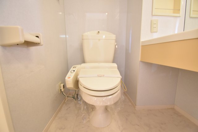 トイレ　ローレルコートIII